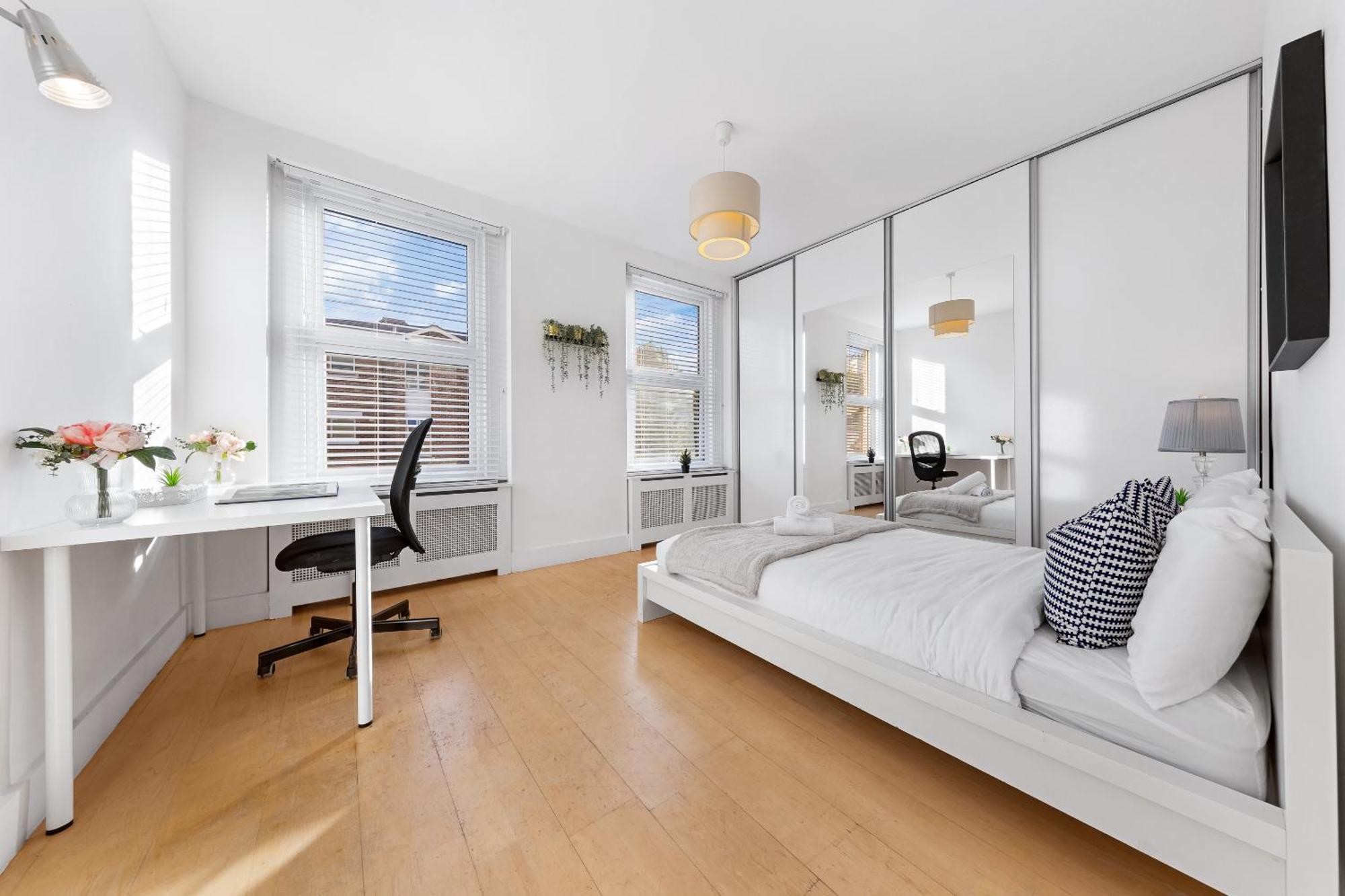 Luxury 4-Bedroom Modern Flat In Central London Steps From Station, Sleeps 9 In Style! Eksteriør bilde