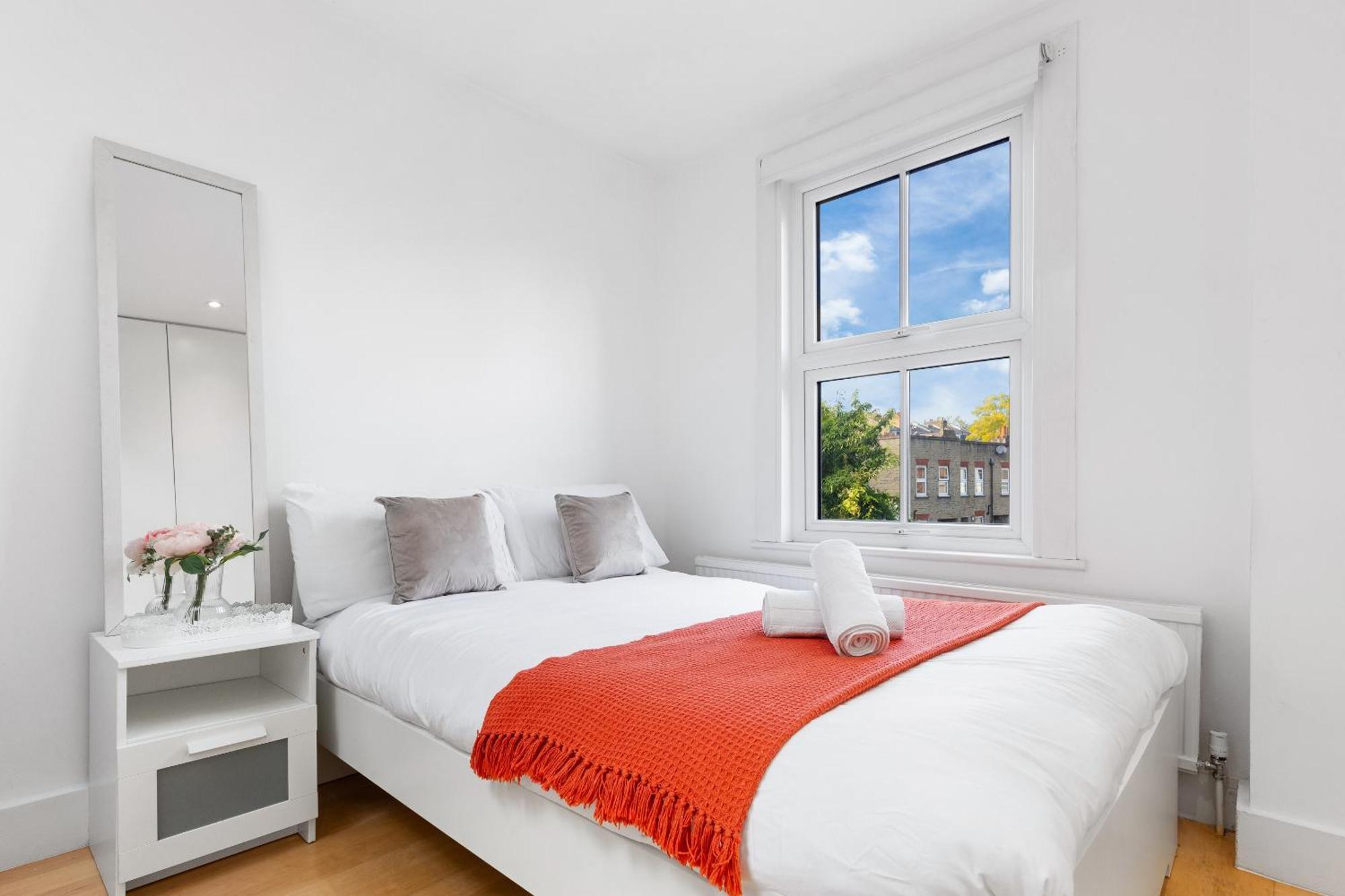 Luxury 4-Bedroom Modern Flat In Central London Steps From Station, Sleeps 9 In Style! Eksteriør bilde