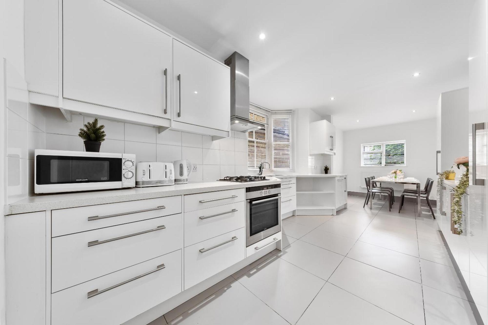 Luxury 4-Bedroom Modern Flat In Central London Steps From Station, Sleeps 9 In Style! Eksteriør bilde