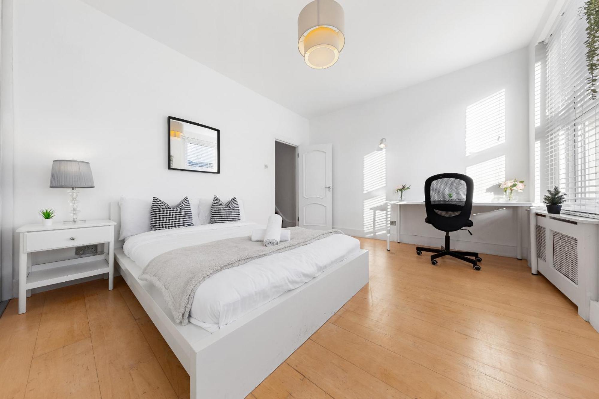 Luxury 4-Bedroom Modern Flat In Central London Steps From Station, Sleeps 9 In Style! Eksteriør bilde