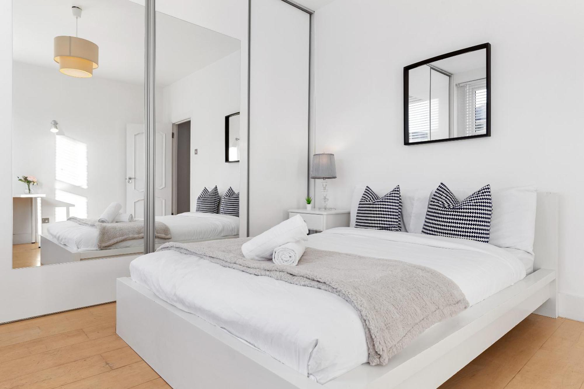 Luxury 4-Bedroom Modern Flat In Central London Steps From Station, Sleeps 9 In Style! Eksteriør bilde