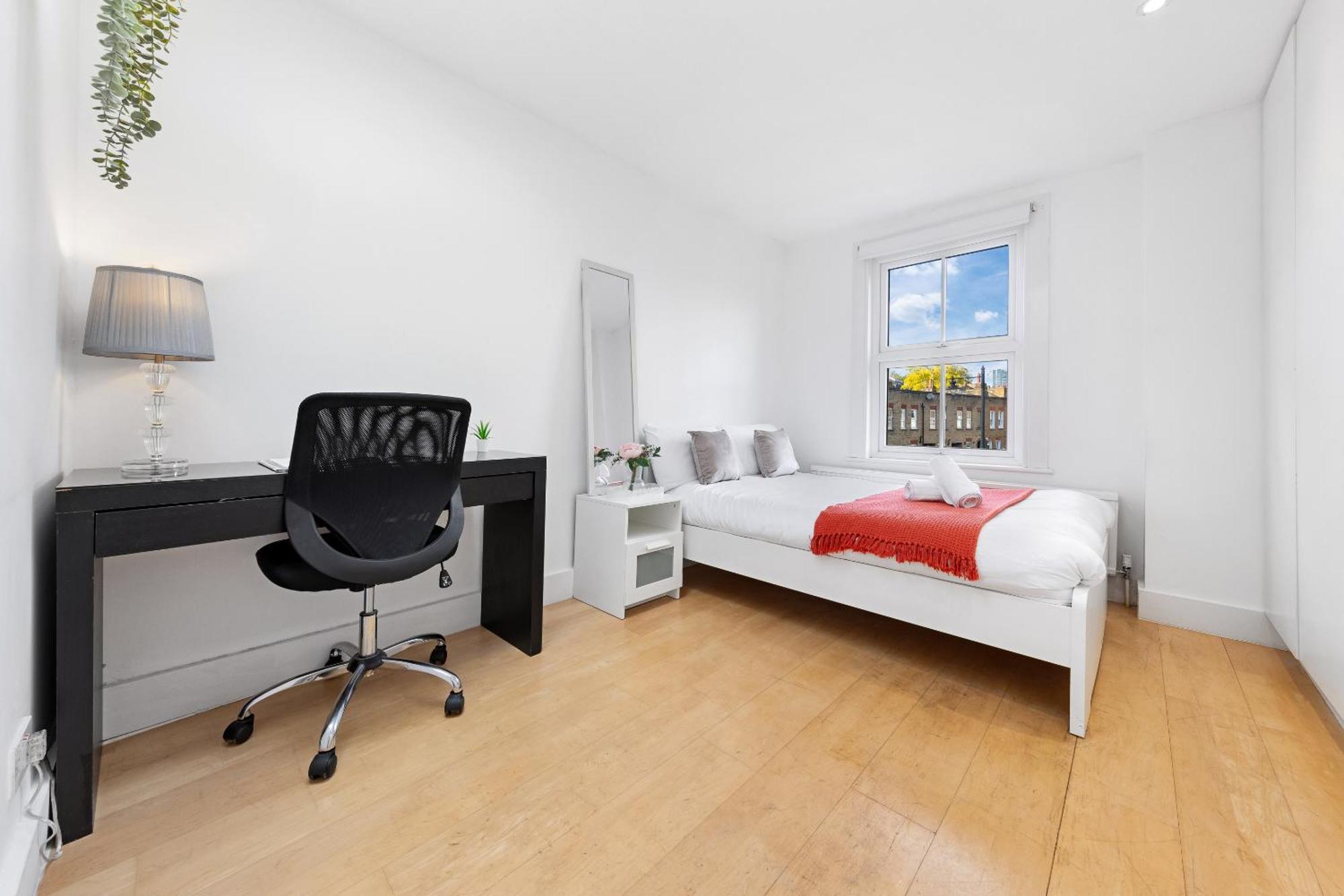 Luxury 4-Bedroom Modern Flat In Central London Steps From Station, Sleeps 9 In Style! Eksteriør bilde