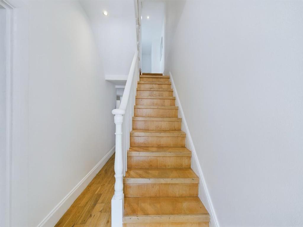 Luxury 4-Bedroom Modern Flat In Central London Steps From Station, Sleeps 9 In Style! Rom bilde