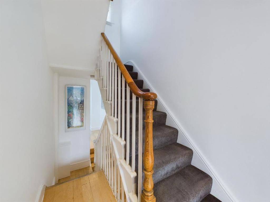 Luxury 4-Bedroom Modern Flat In Central London Steps From Station, Sleeps 9 In Style! Rom bilde