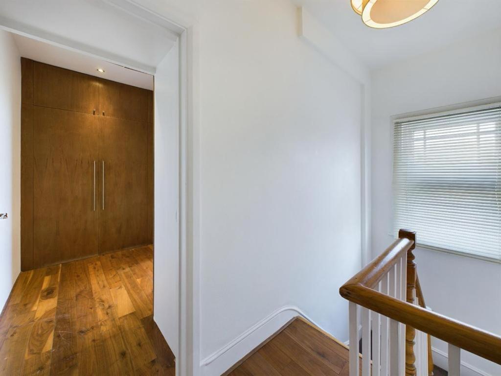 Luxury 4-Bedroom Modern Flat In Central London Steps From Station, Sleeps 9 In Style! Rom bilde
