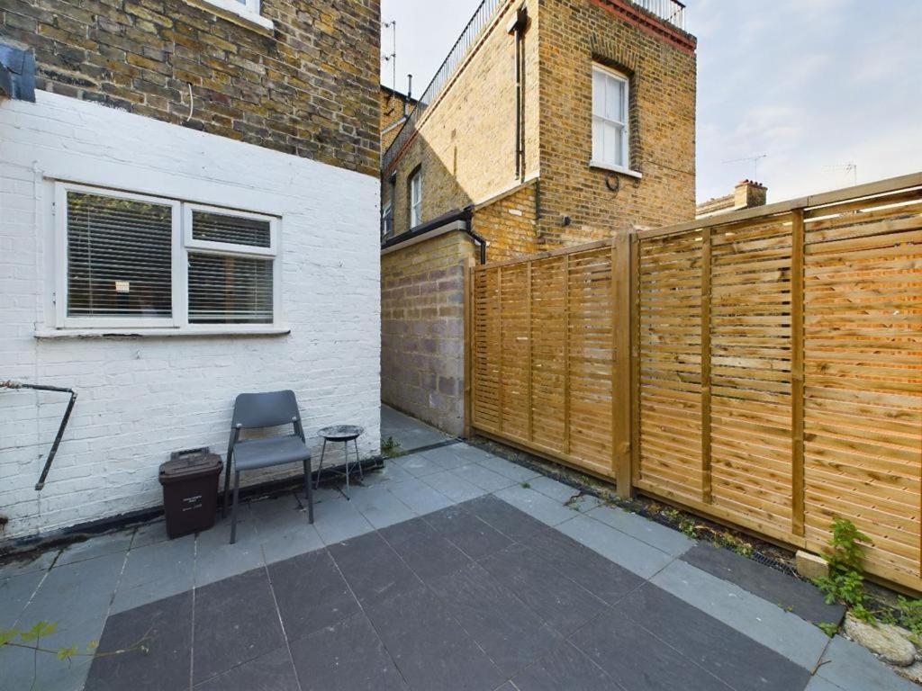 Luxury 4-Bedroom Modern Flat In Central London Steps From Station, Sleeps 9 In Style! Rom bilde