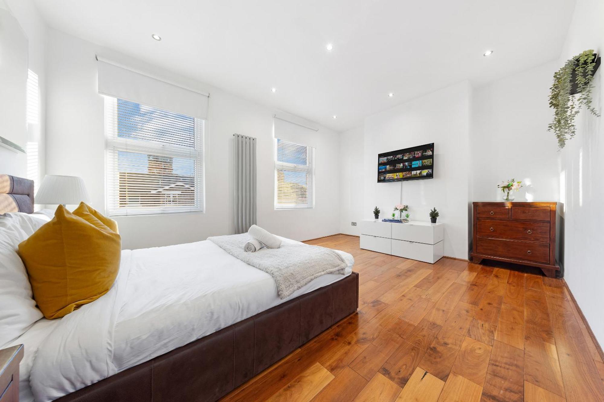 Luxury 4-Bedroom Modern Flat In Central London Steps From Station, Sleeps 9 In Style! Eksteriør bilde