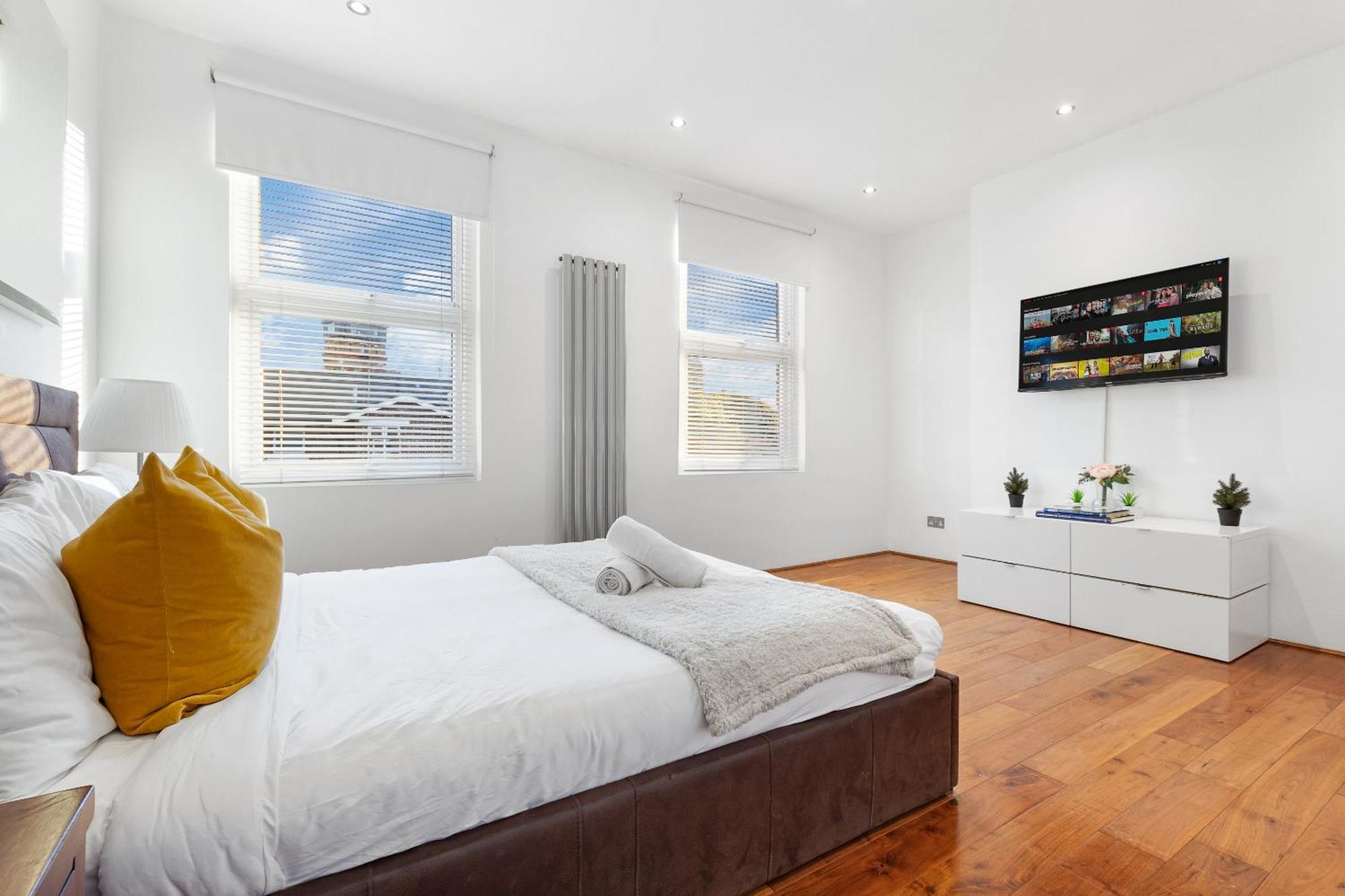 Luxury 4-Bedroom Modern Flat In Central London Steps From Station, Sleeps 9 In Style! Eksteriør bilde