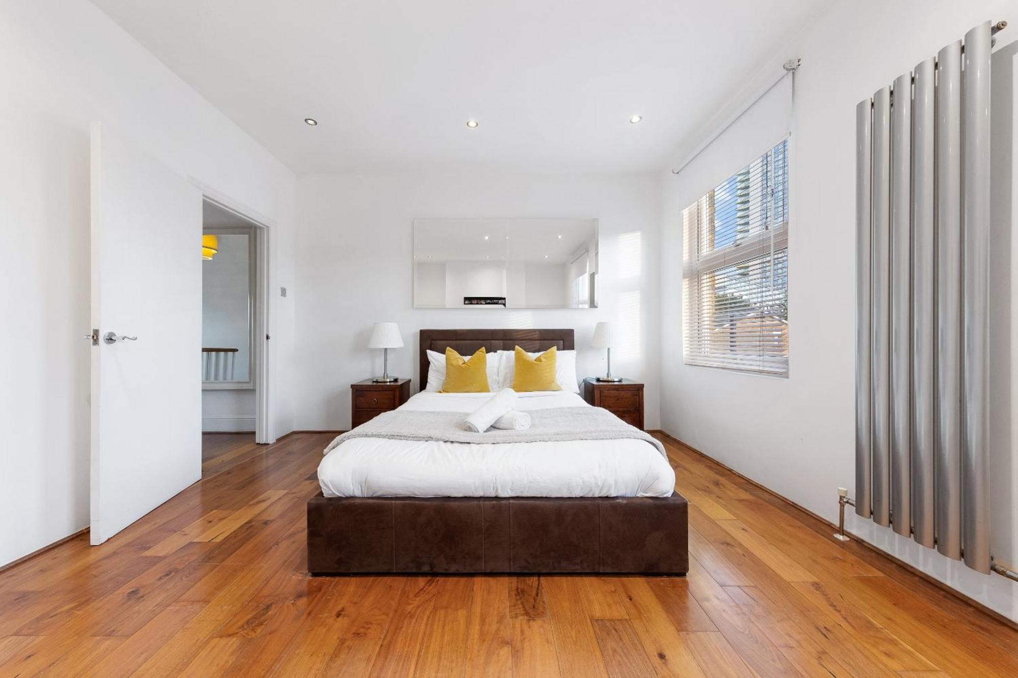 Luxury 4-Bedroom Modern Flat In Central London Steps From Station, Sleeps 9 In Style! Eksteriør bilde