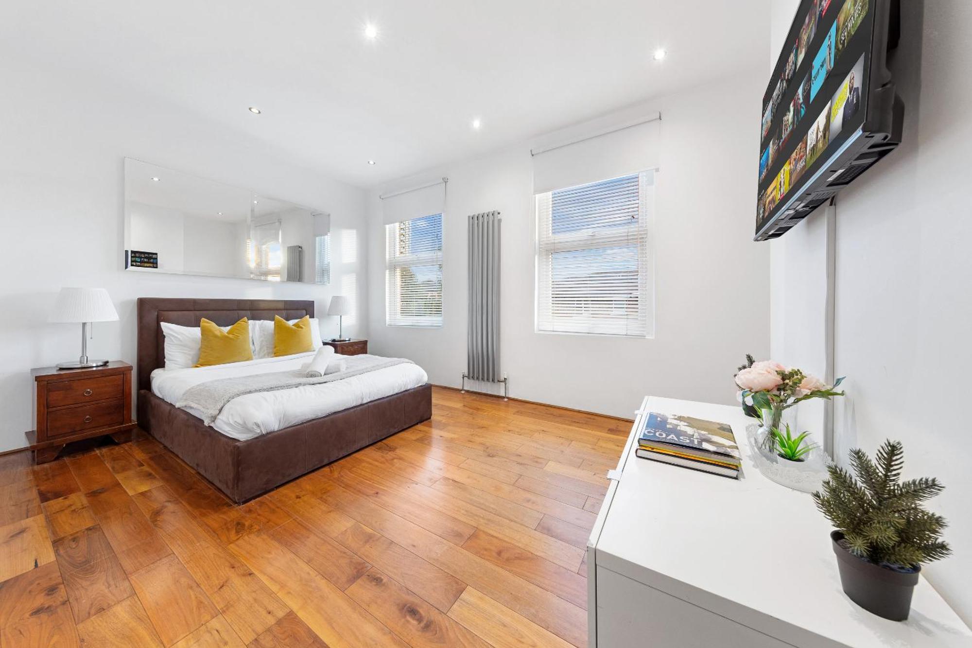 Luxury 4-Bedroom Modern Flat In Central London Steps From Station, Sleeps 9 In Style! Eksteriør bilde
