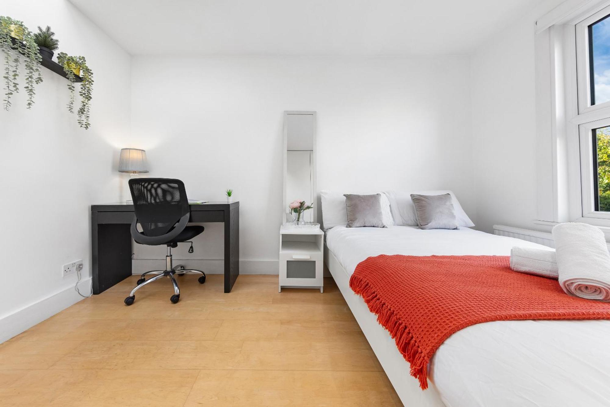 Luxury 4-Bedroom Modern Flat In Central London Steps From Station, Sleeps 9 In Style! Eksteriør bilde