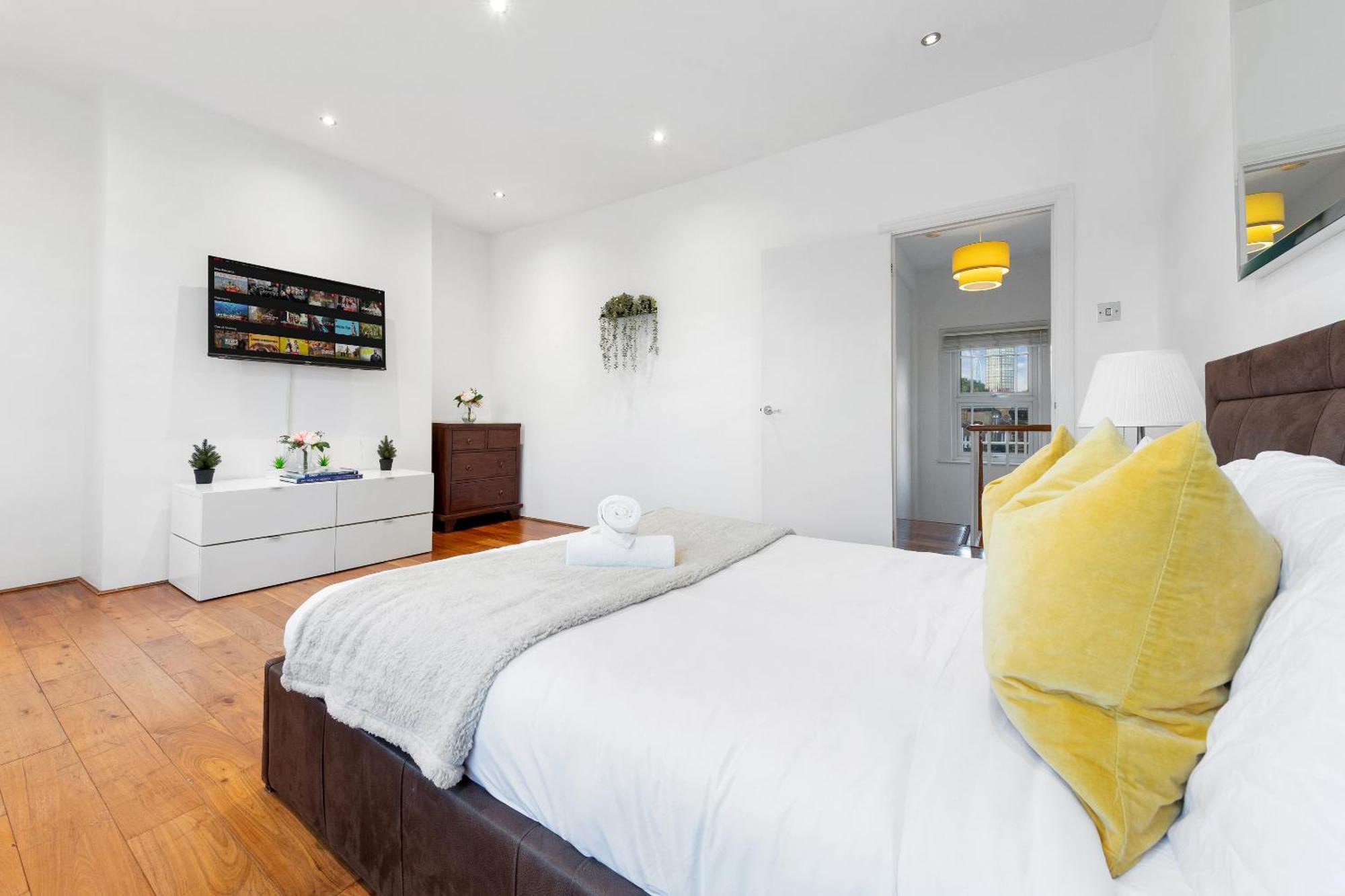 Luxury 4-Bedroom Modern Flat In Central London Steps From Station, Sleeps 9 In Style! Eksteriør bilde