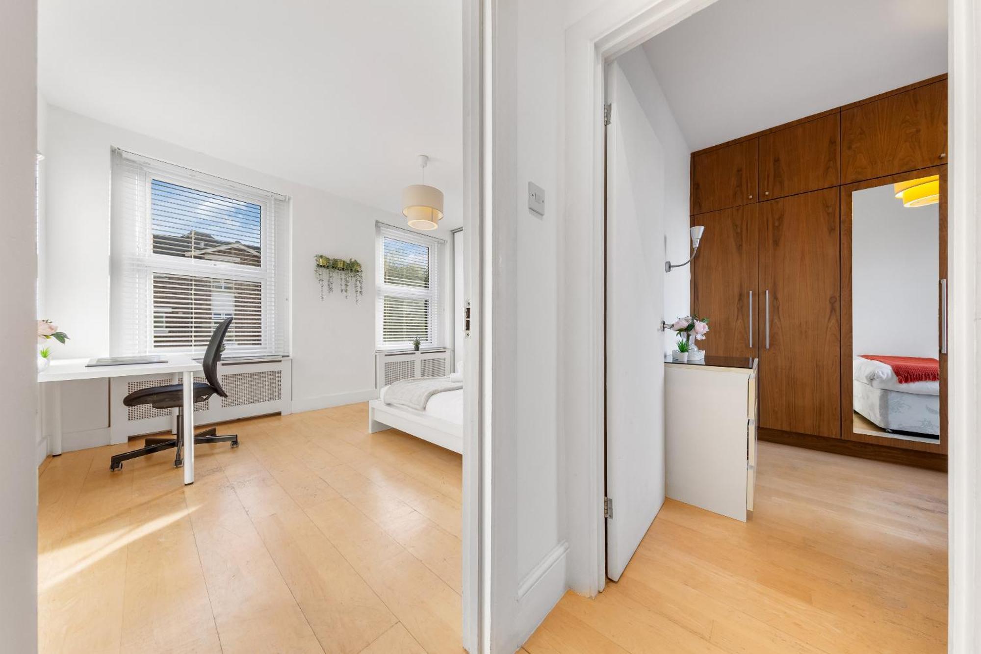 Luxury 4-Bedroom Modern Flat In Central London Steps From Station, Sleeps 9 In Style! Eksteriør bilde