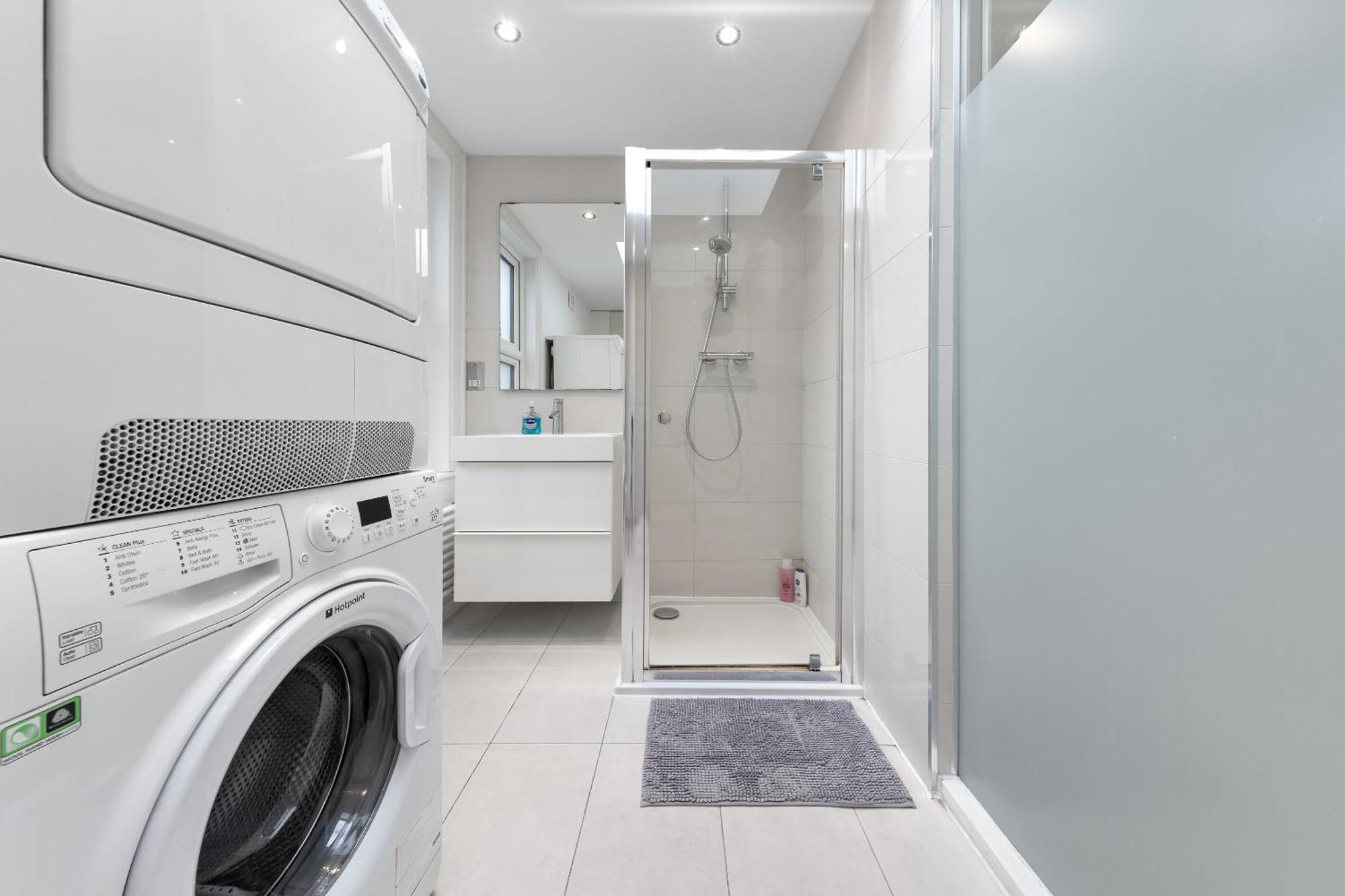 Luxury 4-Bedroom Modern Flat In Central London Steps From Station, Sleeps 9 In Style! Eksteriør bilde