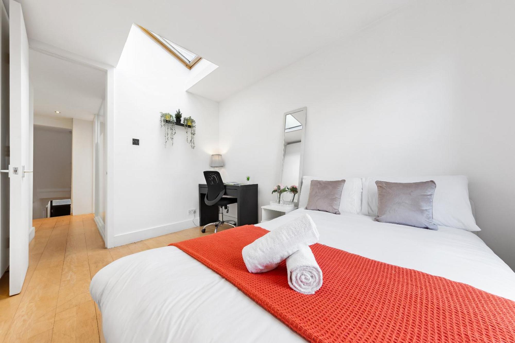 Luxury 4-Bedroom Modern Flat In Central London Steps From Station, Sleeps 9 In Style! Eksteriør bilde