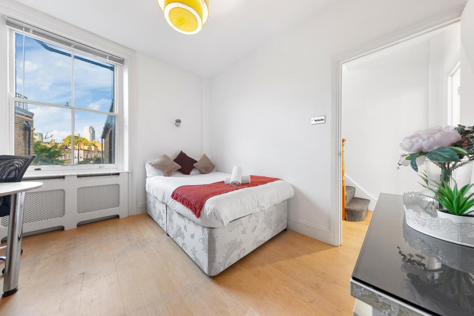 Luxury 4-Bedroom Modern Flat In Central London Steps From Station, Sleeps 9 In Style! Eksteriør bilde